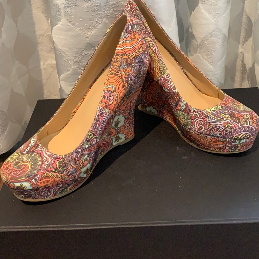Platform Wedges Heels size 7 Like New